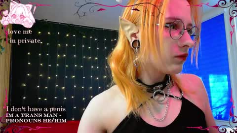 Snapshot of honelin chatting on March 9, 2025, 11:58 am Honelints boyblonde hair AsterMIntfemboybrown hair online show from March 9, 2025, 11:58 am
