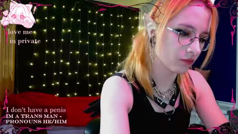 Snapshot of honelin chatting on March 11, 2025, 10:09 pm Honelints boyblonde hair AsterMIntfemboybrown hair online show from March 11, 2025, 10:09 pm