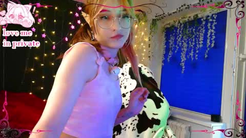 Snapshot of honelin chatting on September 8, 2025, 3:00 pm Honelints boyblonde hair AsterMIntfemboybrown hair online show from September 8, 2025, 3:00 pm