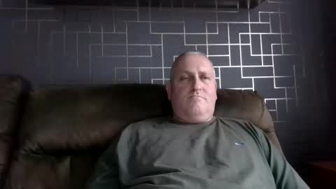 Snapshot of honestman999 chatting on October 26, 2025, 2:45 pm honestman999 online show from October 26, 2025, 2:45 pm