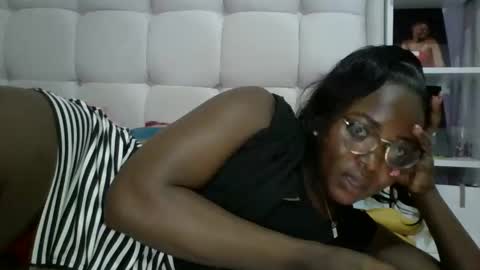 Snapshot of honevey chatting on April 8, 2026, 3:56 pm Honevey online show from April 8, 2026, 3:56 pm