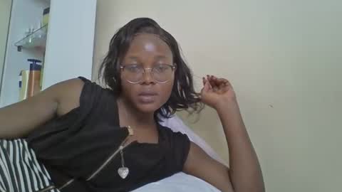 Snapshot of honevey chatting on April 11, 2026, 9:02 am Honevey online show from April 11, 2026, 9:02 am