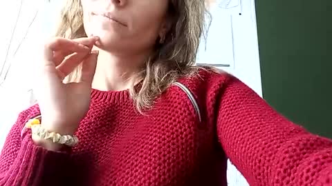 Snapshot of honey0bunny35 chatting on January 8, 2025, 9:53 am honey0bunny35 online show from January 8, 2025, 9:53 am