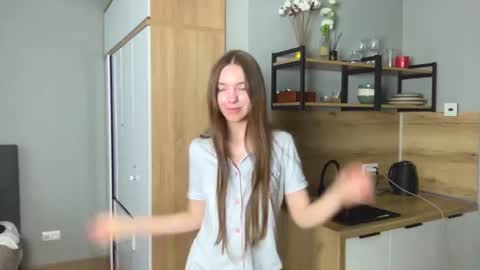 Snapshot of honey_blush chatting on August 6, 2026, 5:37 pm April online show from August 6, 2026, 5:37 pm