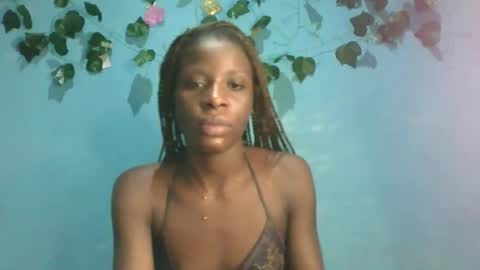 Queen online show from November 1, 2025, 11:18 pm