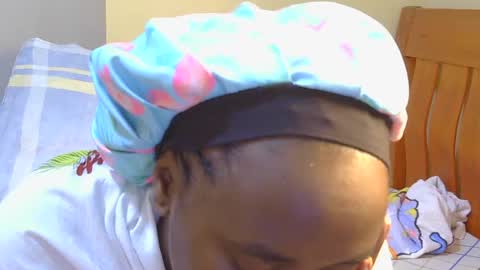 honey_caddy online show from June 24, 2026, 5:06 am
