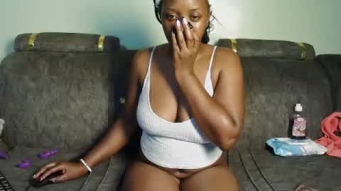 honey_caddy online show from July 25, 2026, 3:53 pm
