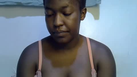 Snapshot of honey_dropp1 chatting on May 19, 2026, 4:35 pm honey_dropp1 online show from May 19, 2026, 4:35 pm