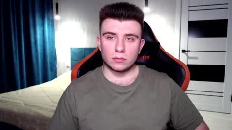 Snapshot of honey_furry chatting on December 20, 2024, 3:31 pm Wolfy online show from December 20, 2024, 3:31 pm