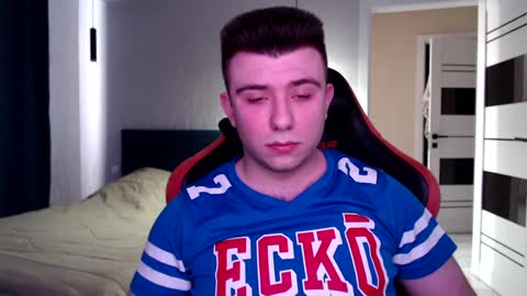 Snapshot of honey_furry chatting on January 15, 2025, 10:27 am Wolfy online show from January 15, 2025, 10:27 am