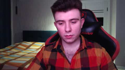 Snapshot of honey_furry chatting on February 26, 2025, 12:27 am Wolfy online show from February 26, 2025, 12:27 am