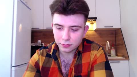 Snapshot of honey_furry chatting on March 1, 2025, 4:26 am Wolfy online show from March 1, 2025, 4:26 am