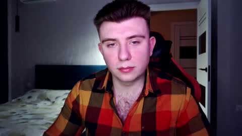 Snapshot of honey_furry chatting on February 28, 2026, 12:11 am Wolfy online show from February 28, 2026, 12:11 am