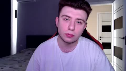 Snapshot of honey_furry chatting on March 16, 2026, 6:39 am Wolfy online show from March 16, 2026, 6:39 am