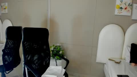 honey_hex_ online show from May 29, 2026, 1:31 pm