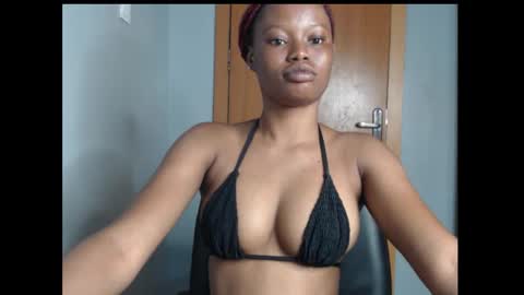 Snapshot of honey_juicydoll chatting on January 8, 2026, 6:43 pm Sonia online show from January 8, 2026, 6:43 pm