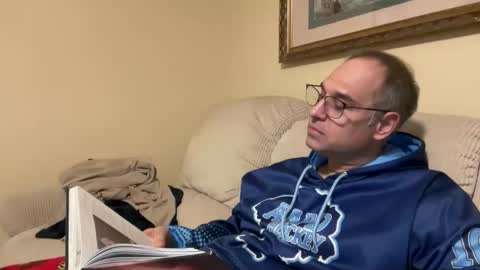 Snapshot of honey_man14 chatting on December 22, 2025, 5:37 am honey_man14 online show from December 22, 2025, 5:37 am