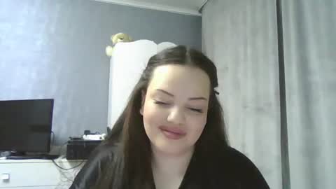 honey_miracle online show from June 16, 2026, 5:04 pm