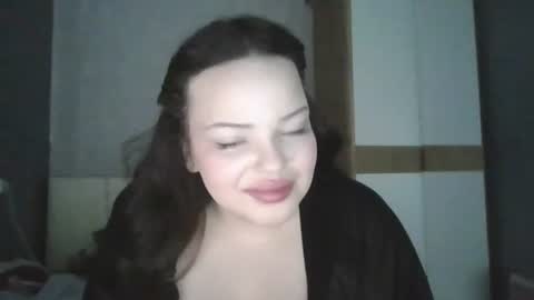 honey_miracle online show from June 18, 2026, 4:57 am