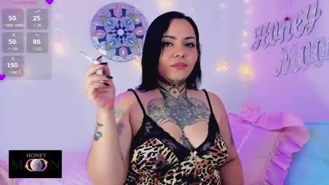 Snapshot of honey_mooon chatting on January 3, 2025, 3:55 pm Maria online show from January 3, 2025, 3:55 pm