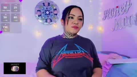 Snapshot of honey_mooon chatting on January 13, 2025, 8:37 pm Maria online show from January 13, 2025, 8:37 pm