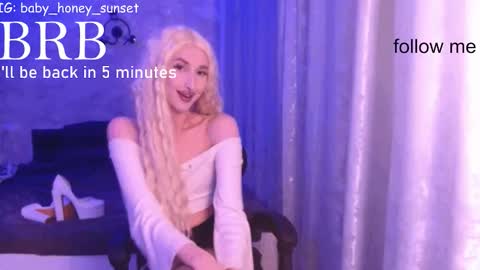 Snapshot of honey_sunset chatting on February 28, 2026, 7:26 pm honey_sunset online show from February 28, 2026, 7:26 pm