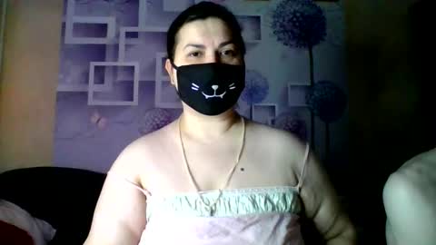 Snapshot of honey_sweet_couple chatting on December 22, 2025, 5:37 am Alexa and Oscar online show from December 22, 2025, 5:37 am