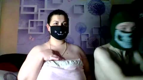 Snapshot of honey_sweet_couple chatting on January 6, 2026, 8:34 pm Alexa and Oscar online show from January 6, 2026, 8:34 pm