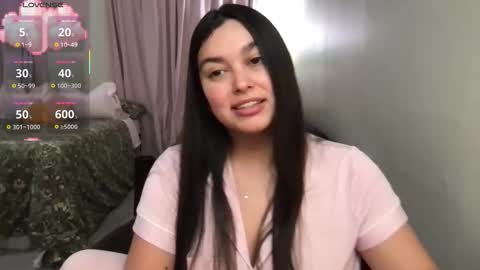 Snapshot of honey_tia chatting on December 20, 2025, 4:19 am Tia online show from December 20, 2025, 4:19 am