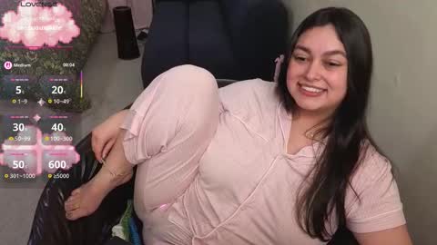 Snapshot of honey_tia chatting on March 10, 2026, 1:43 am Tia online show from March 10, 2026, 1:43 am