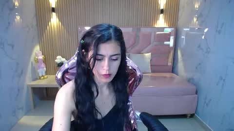 Snapshot of honey_torres_sub chatting on December 29, 2024, 11:29 pm HONEY online show from December 29, 2024, 11:29 pm