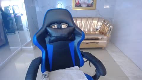 Snapshot of honey_torres_sub chatting on December 22, 2025, 3:25 am HONEY online show from December 22, 2025, 3:25 am