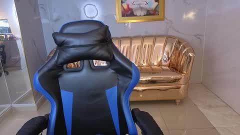 Snapshot of honey_torres_sub chatting on February 3, 2026, 1:05 pm HONEY online show from February 3, 2026, 1:05 pm