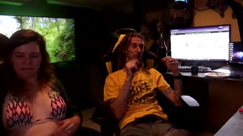 Honey and Bear online show from June 27, 2026, 3:11 am