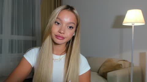 Snapshot of honeybae3 chatting on December 18, 2024, 4:28 pm Kira Instagram asaphoney Fansly asaphoney online show from December 18, 2024, 4:28 pm