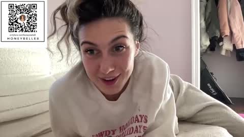 Snapshot of honeybelle8 chatting on December 20, 2025, 2:57 pm belle brunette online show from December 20, 2025, 2:57 pm