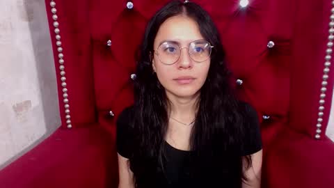 Snapshot of honeybuu_ chatting on November 27, 2025, 1:57 pm Emily online show from November 27, 2025, 1:57 pm