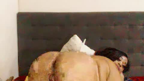 honeydropsxx2 online show from February 12, 2025, 2:24 am