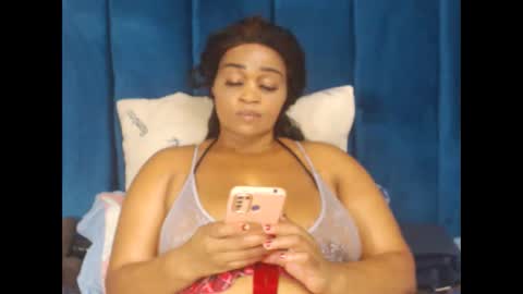 Snapshot of honeydropsxx2 chatting on March 14, 2026, 10:48 pm honeydropsxx2 online show from March 14, 2026, 10:48 pm