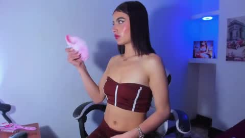 HONEY LUXE online show from May 27, 2026, 4:09 am