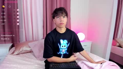 honeymoon_sariel online show from November 17, 2025, 8:14 pm