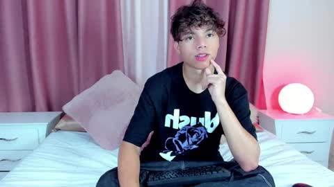 honeymoon_sariel online show from March 18, 2026, 1:03 pm