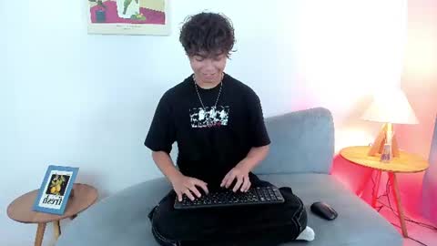 honeymoon_sariel online show from June 12, 2026, 1:43 pm