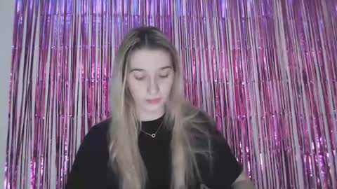 Snapshot of honeyveil chatting on February 10, 2026, 1:26 pm honeyveil online show from February 10, 2026, 1:26 pm