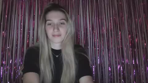 Snapshot of honeyveil chatting on February 24, 2026, 10:30 pm honeyveil online show from February 24, 2026, 10:30 pm