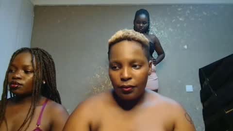 Snapshot of honeywhisper_ chatting on February 16, 2026, 2:24 pm Honey online show from February 16, 2026, 2:24 pm