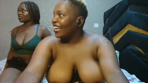 Snapshot of honeywhisper_ chatting on February 17, 2026, 4:02 pm Honey online show from February 17, 2026, 4:02 pm