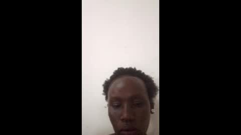 honeywithdarkpie online show from June 3, 2026, 9:20 pm
