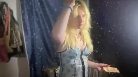 Emi Rose online show from September 17, 2025, 6:15 am