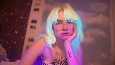 Snapshot of honeyxlimbed chatting on January 17, 2026, 6:07 am Emi Rose online show from January 17, 2026, 6:07 am